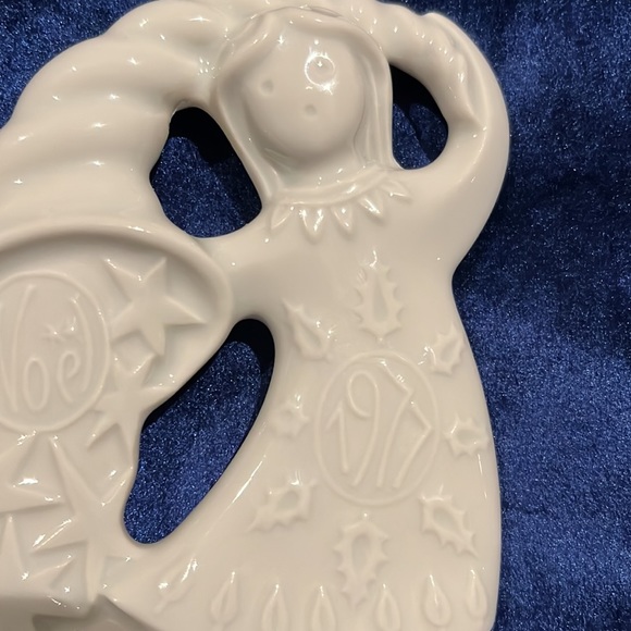 1977 Haviland Christmas ornament France "Bountiful Angel" Discontinued - Picture 7 of 12